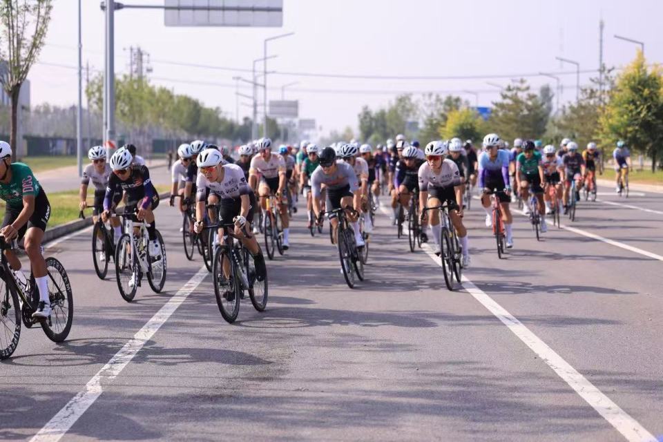 更以, 鸣枪 更以, 鸣枪