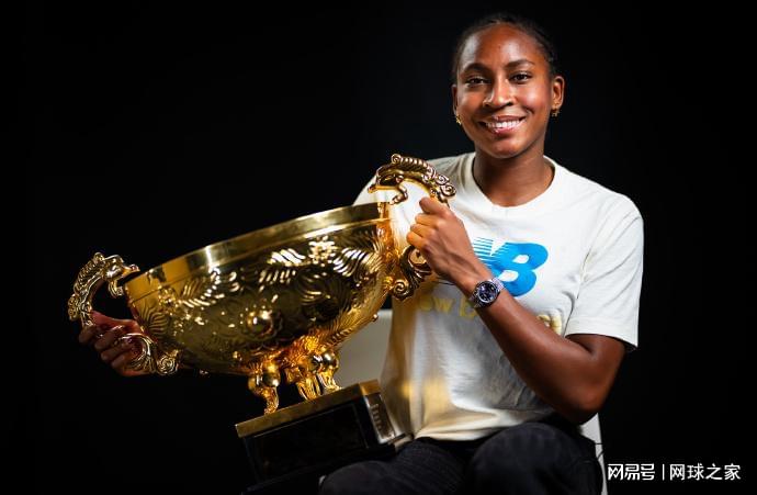 钦文等球员, 但也曾在W, 并在决赛中 钦文等球员, 但也曾在W, 并在决赛中